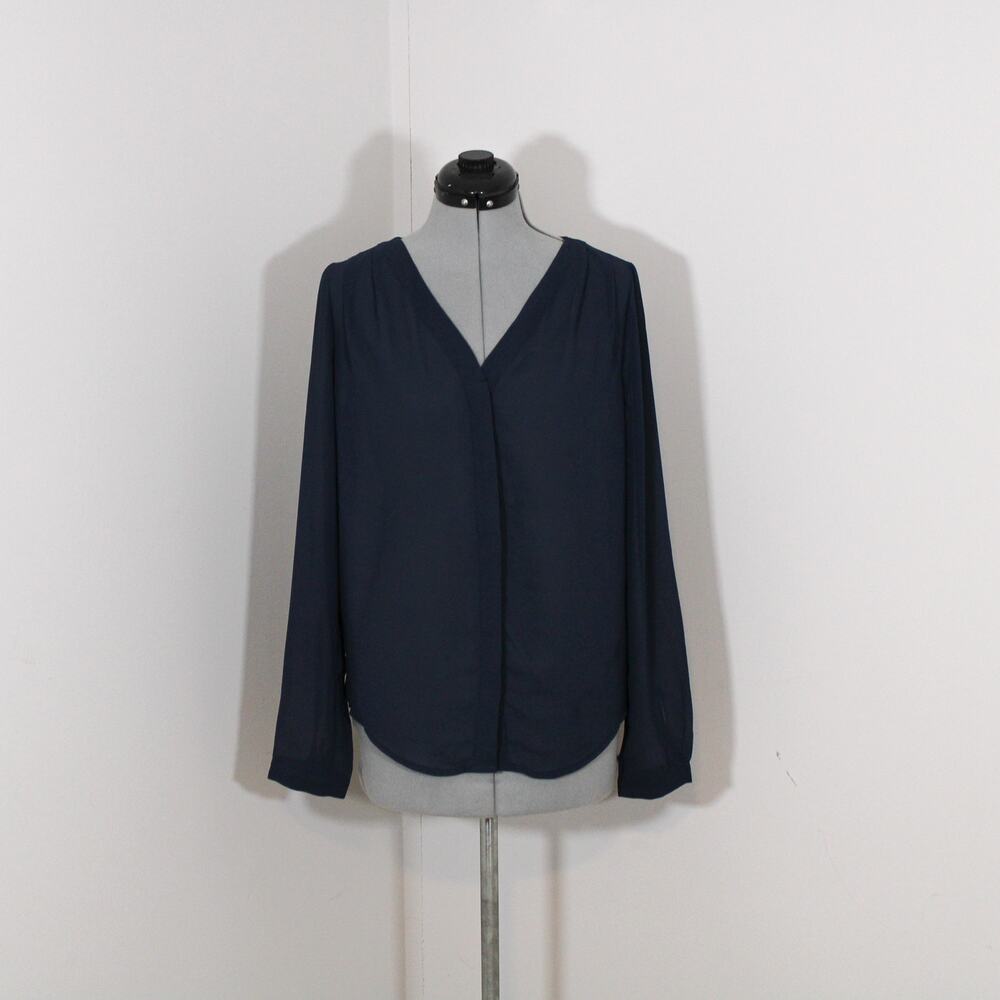 3/$10 Forever21 Navy Long Sleeved Blouse Size Medium